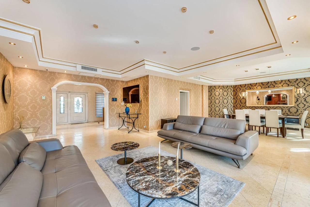 Villa Svim, Walking Distance To The Beach! ماربيا المظهر الخارجي الصورة