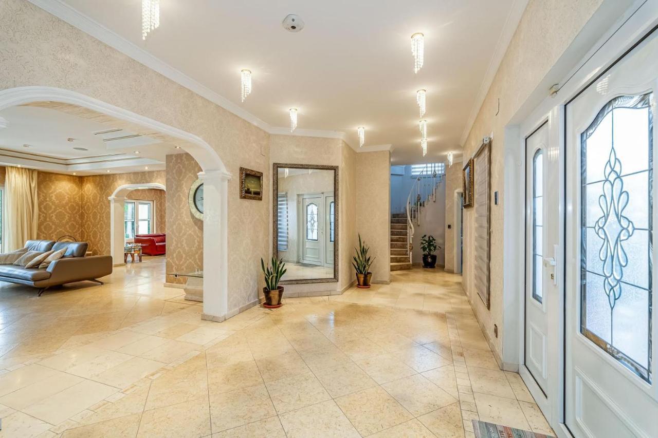 Villa Svim, Walking Distance To The Beach! ماربيا المظهر الخارجي الصورة