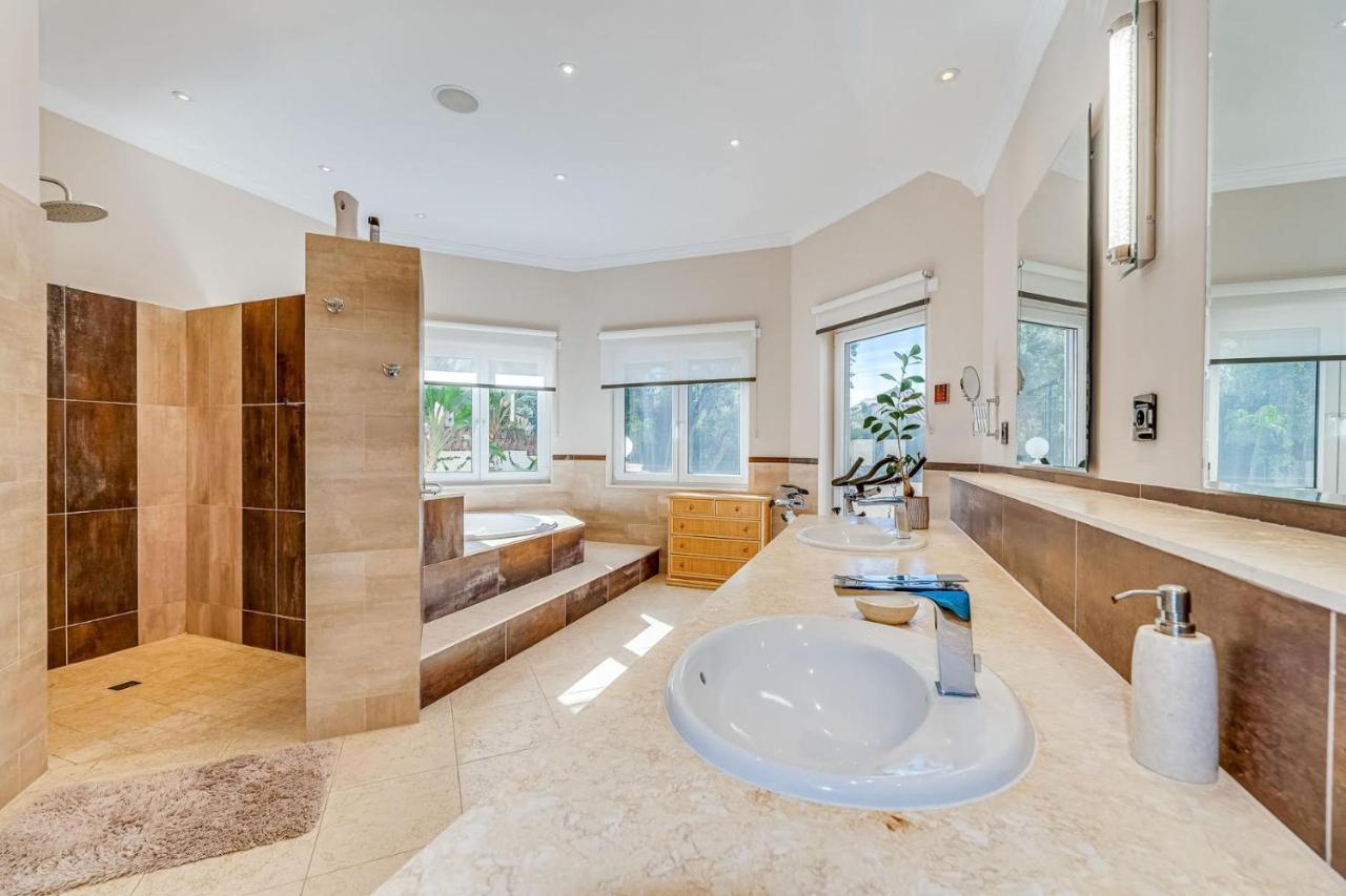 Villa Svim, Walking Distance To The Beach! ماربيا المظهر الخارجي الصورة