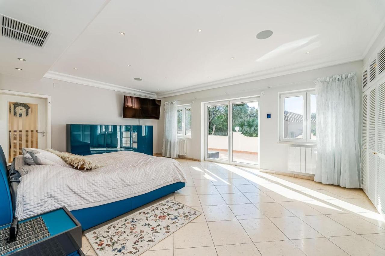 Villa Svim, Walking Distance To The Beach! ماربيا المظهر الخارجي الصورة