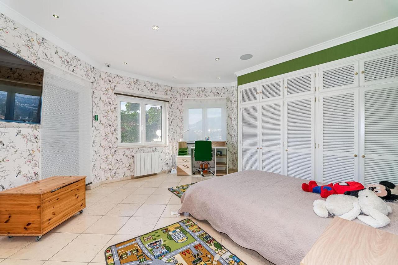 Villa Svim, Walking Distance To The Beach! ماربيا المظهر الخارجي الصورة