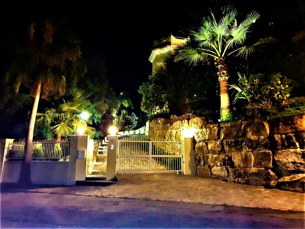 Villa Svim, Walking Distance To The Beach! ماربيا المظهر الخارجي الصورة