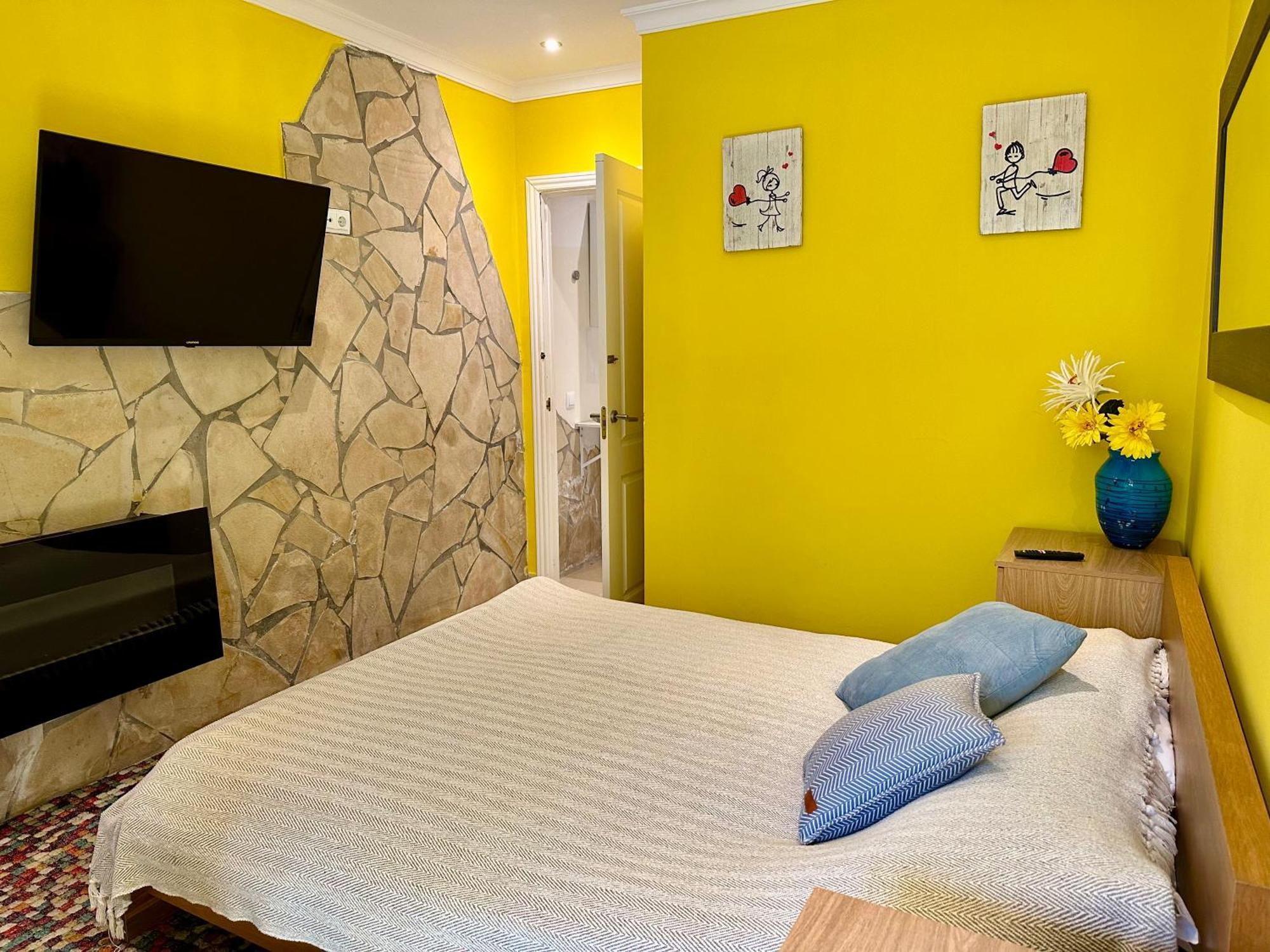 Villa Svim, Walking Distance To The Beach! ماربيا المظهر الخارجي الصورة