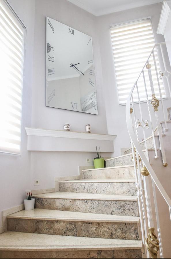 Villa Svim, Walking Distance To The Beach! ماربيا المظهر الخارجي الصورة